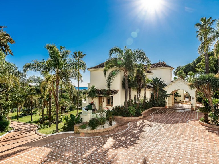 Villa for Sale in Estepona Malaga 23