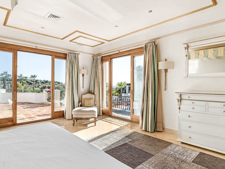 Villa for Sale in Estepona Malaga 6