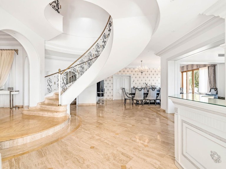Villa for Sale in Estepona Malaga 9