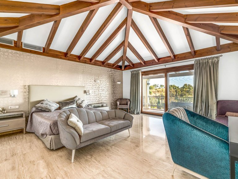 Villa for Sale in Estepona Malaga 2