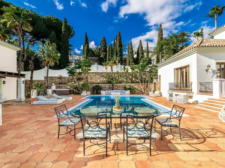 Villa for Sale in Estepona Malaga 18