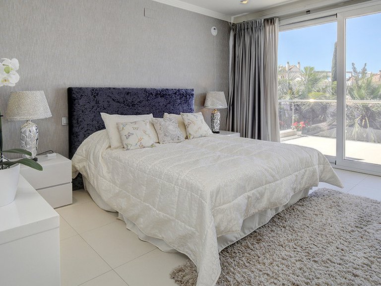 Villa for Sale in Marbella Malaga 28