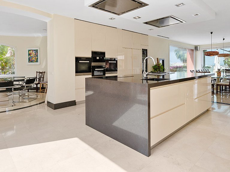 Villa for Sale in Estepona Malaga 11