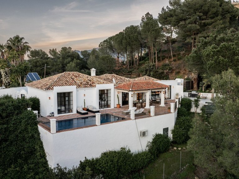 Villa for Sale in Benahavis Malaga 25