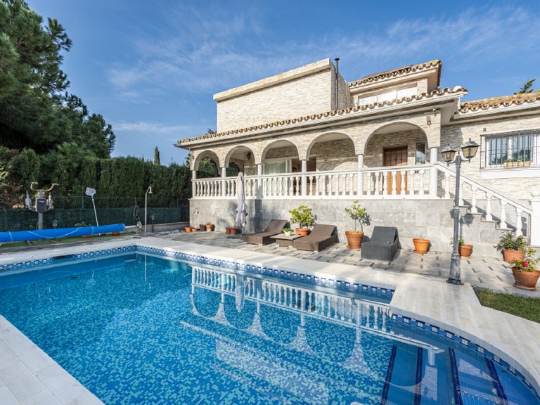Villa for Sale in Marbella Malaga 1