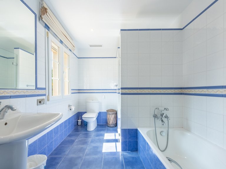 Villa for Sale in San Roque Cadiz 52