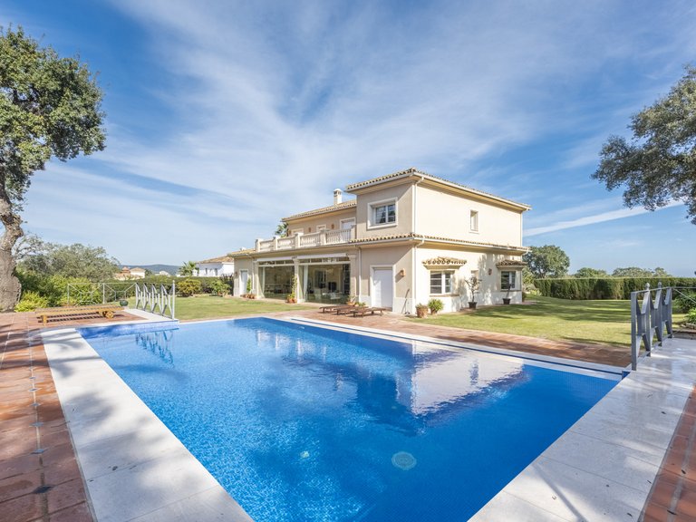 Villa for Sale in San Roque Cadiz 1