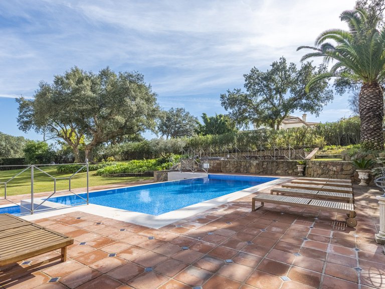 Villa for Sale in San Roque Cadiz 28