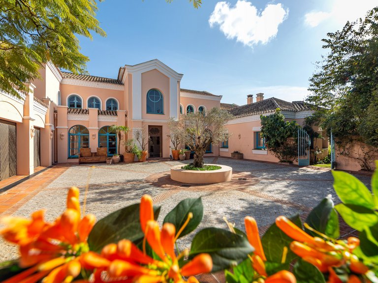 Villa for Sale in San Roque Cadiz 2