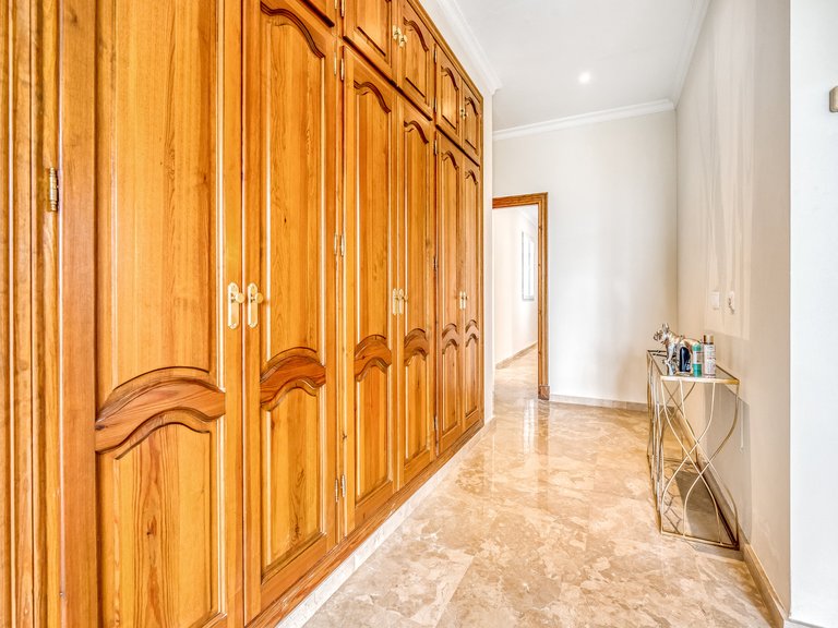 Villa for Sale in Istan Malaga 30