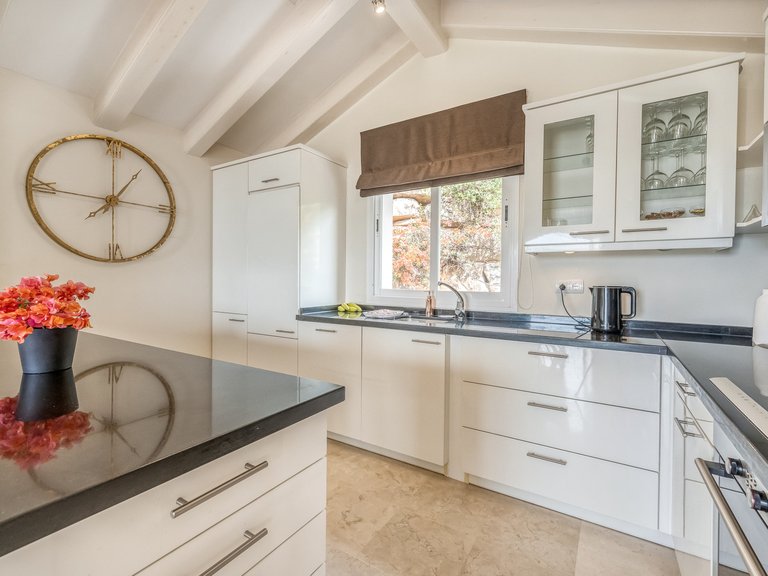 Villa for Sale in Istan Malaga 5