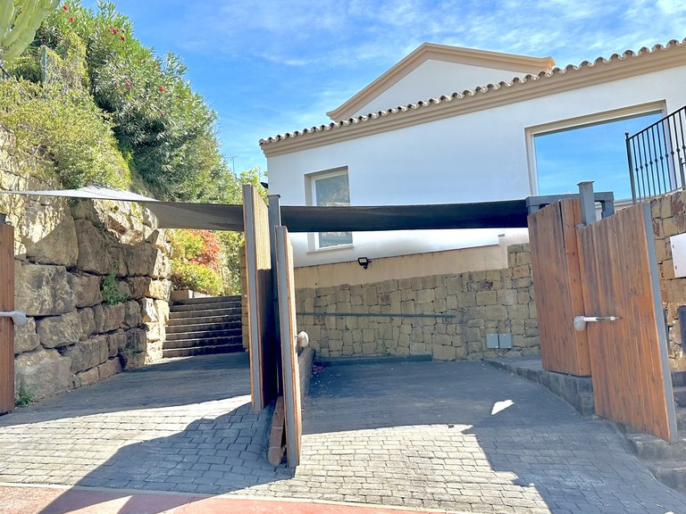 Villa for Sale in Istan Malaga 22