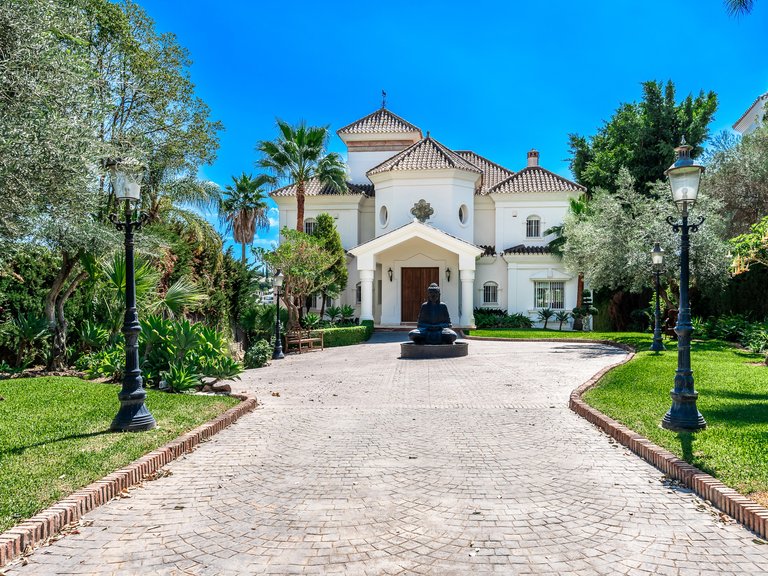 Villa for Sale in Marbella Malaga 3