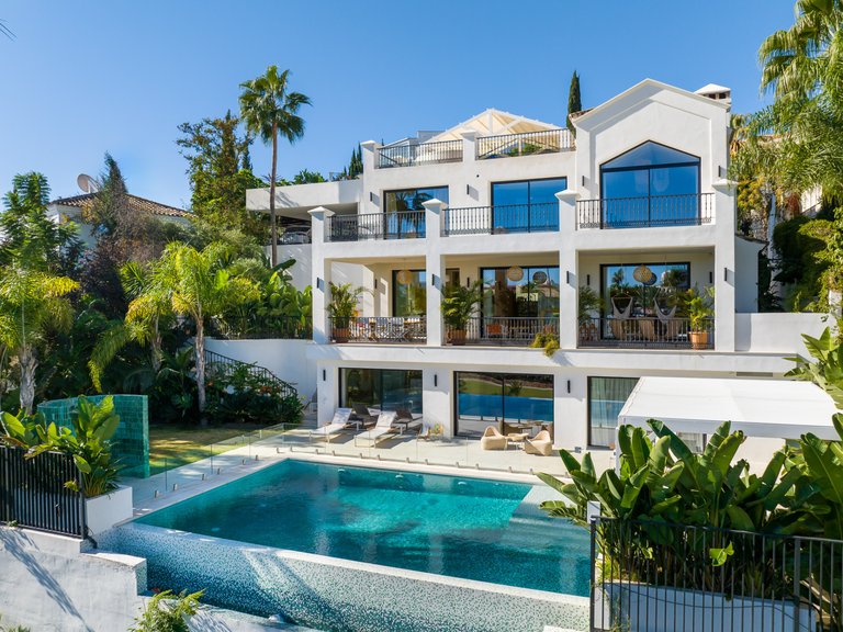 Villa for Sale in Benahavis Malaga 1
