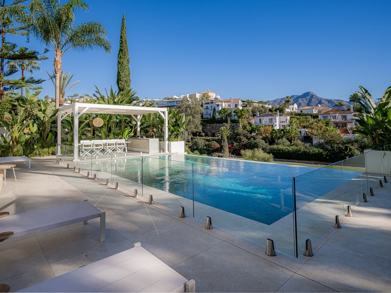Villa for Sale in Benahavis Malaga 5