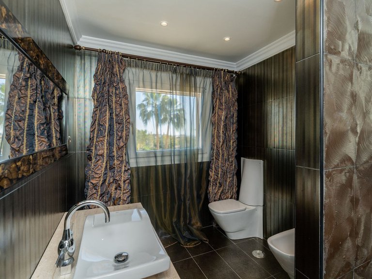 Villa for Sale in Benahavis Malaga 54