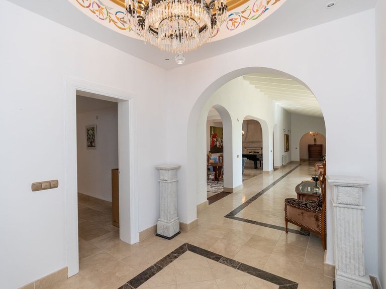 Villa for Sale in Benahavis Malaga 52