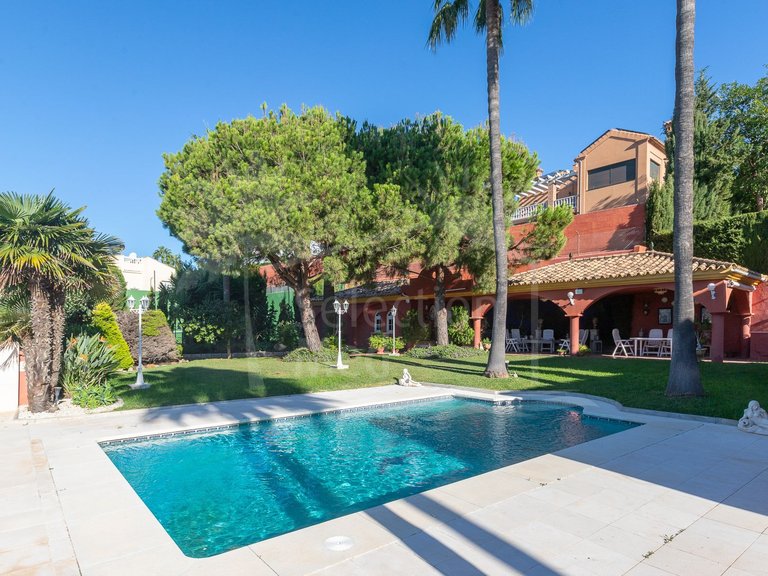 Villa for Sale in Estepona Malaga 11