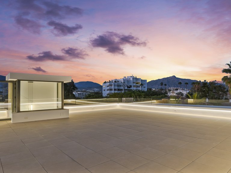 Villa for Sale in San Pedro De Alcantara Malaga 43