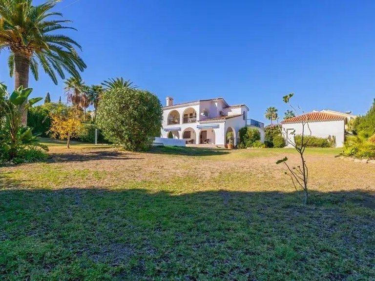 Villa for Sale in Estepona Malaga 24