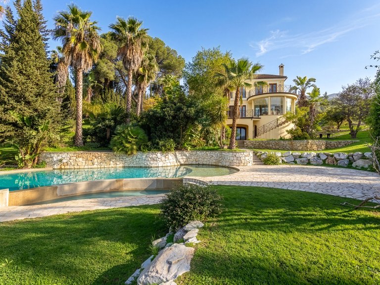 Villa for Sale in Alhaurin El Grande Malaga 1