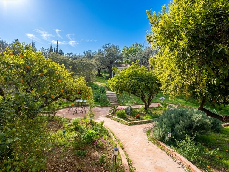 Villa for Sale in Alhaurin El Grande Malaga 56