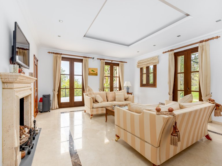 Villa for Sale in Alhaurin El Grande Malaga 4