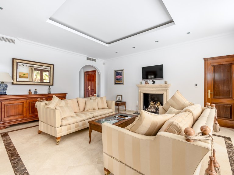 Villa for Sale in Alhaurin El Grande Malaga 39