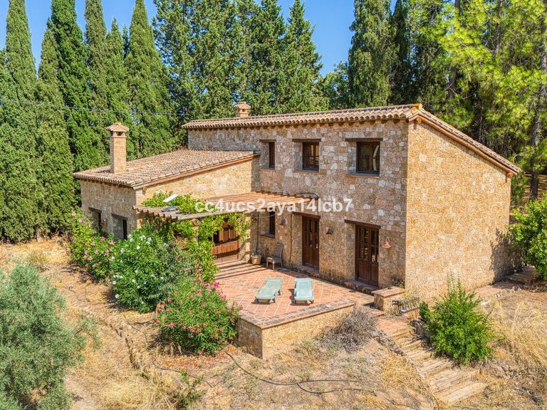 Villa for Sale in Alhaurin El Grande Malaga 17
