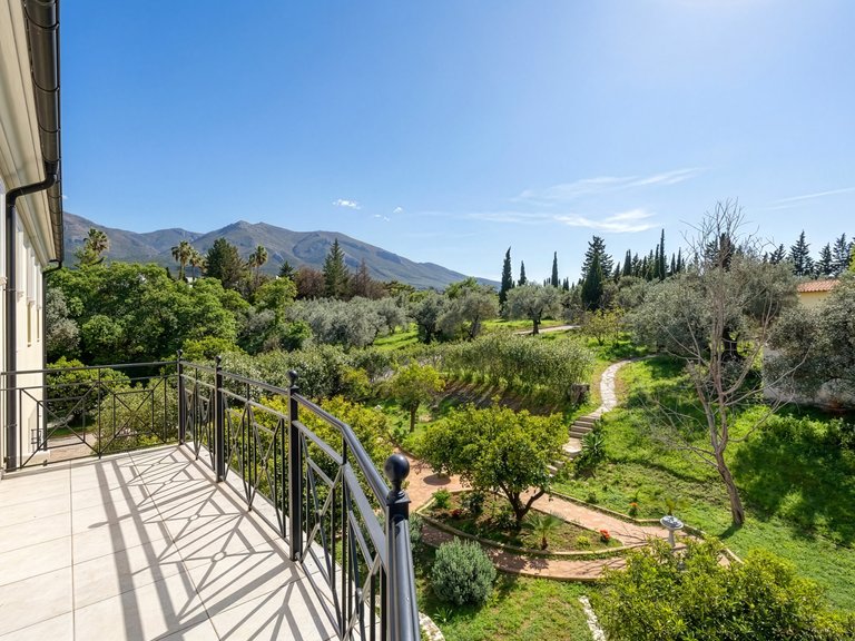 Villa for Sale in Alhaurin El Grande Malaga 11