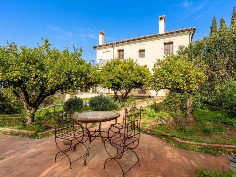 Villa for Sale in Alhaurin El Grande Malaga 18