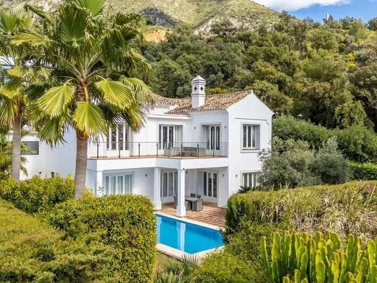 Villa for Sale in Istan Malaga 33