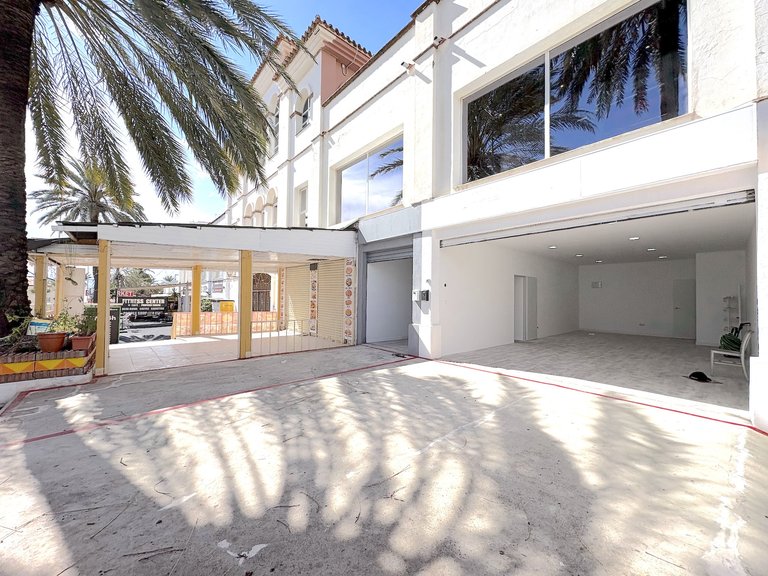 Commercial for Sale in Benalmadena Malaga 1