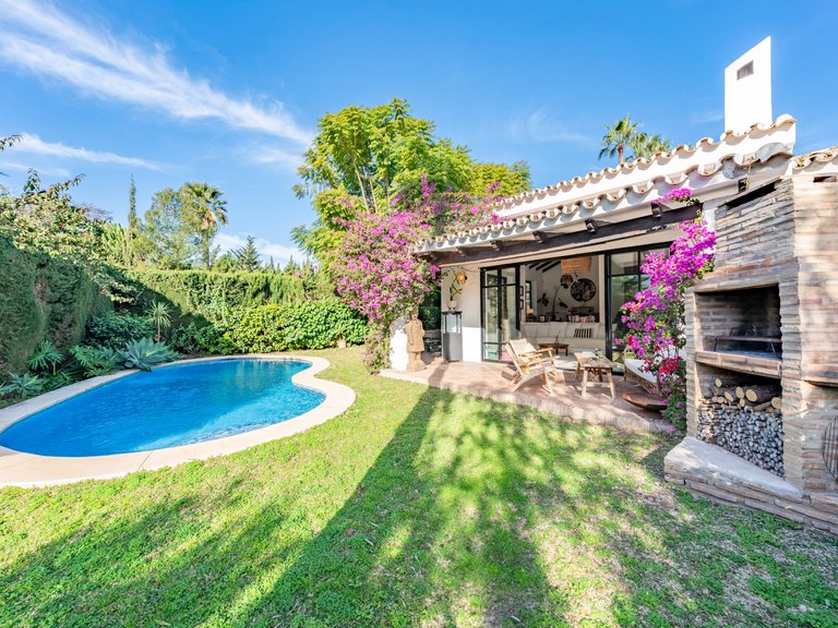 Villa for Sale in Estepona Malaga 43
