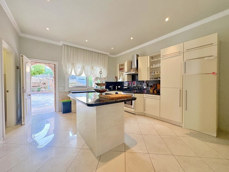 Villa for Sale in Marbella Malaga 36