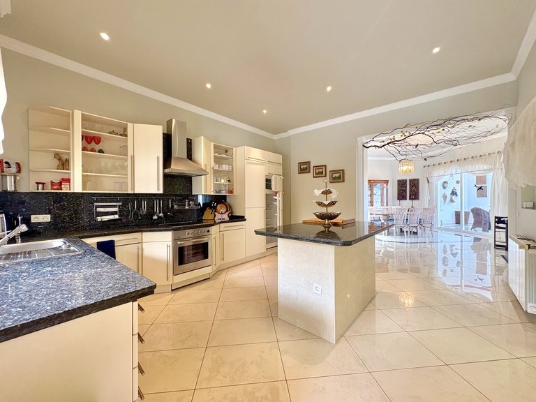 Villa for Sale in Marbella Malaga 13