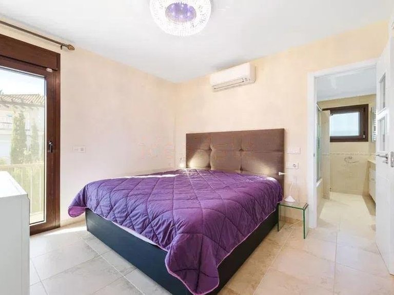 Villa for Sale in Estepona Malaga 16