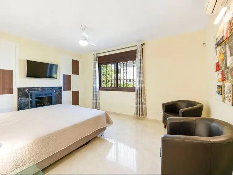 Villa for Sale in Estepona Malaga 17