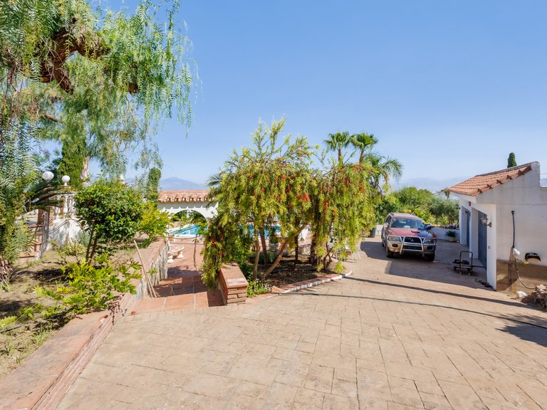 Villa for Sale in Alhaurin El Grande Malaga 18