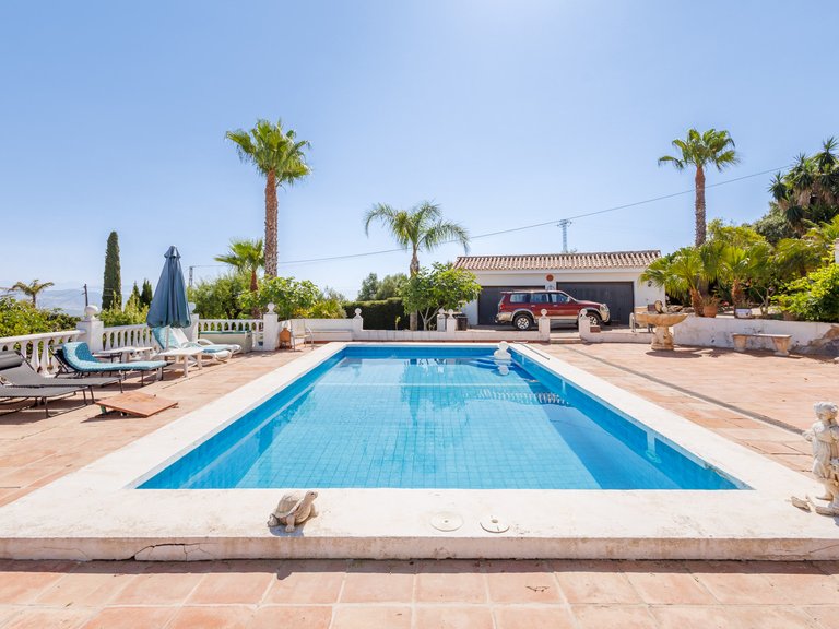 Villa for Sale in Alhaurin El Grande Malaga 15