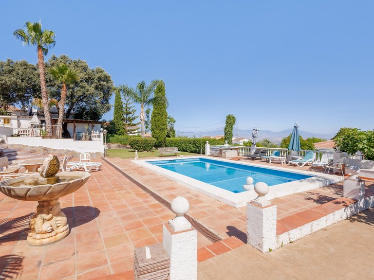 Villa for Sale in Alhaurin El Grande Malaga 16