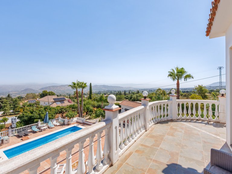 Villa for Sale in Alhaurin El Grande Malaga 30