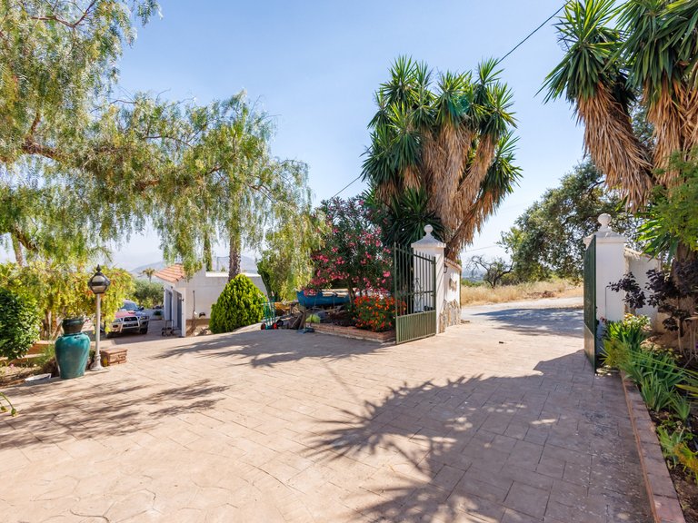 Villa for Sale in Alhaurin El Grande Malaga 20