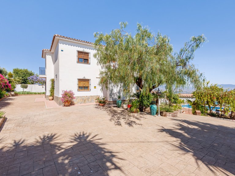 Villa for Sale in Alhaurin El Grande Malaga 19