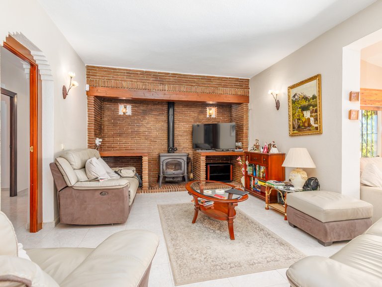 Villa for Sale in Alhaurin El Grande Malaga 6
