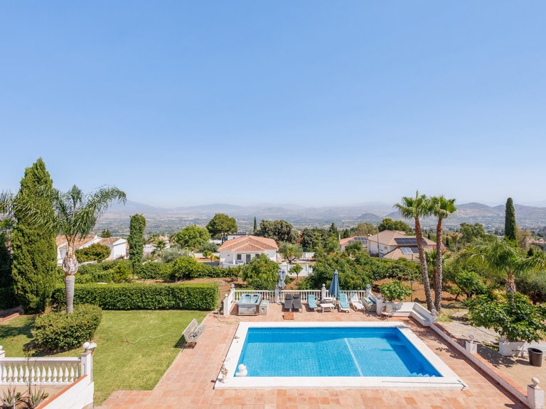 Villa for Sale in Alhaurin El Grande Malaga 1