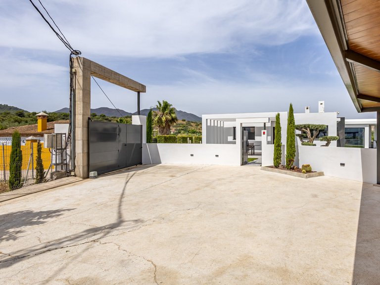 Villa for Sale in Alhaurin El Grande Malaga 42