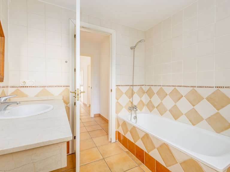 Town House for Sale in Alhaurin El Grande Malaga 10