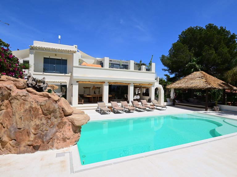 Villa for Sale in Santa Eulalia Del Río Balearic Islands 12