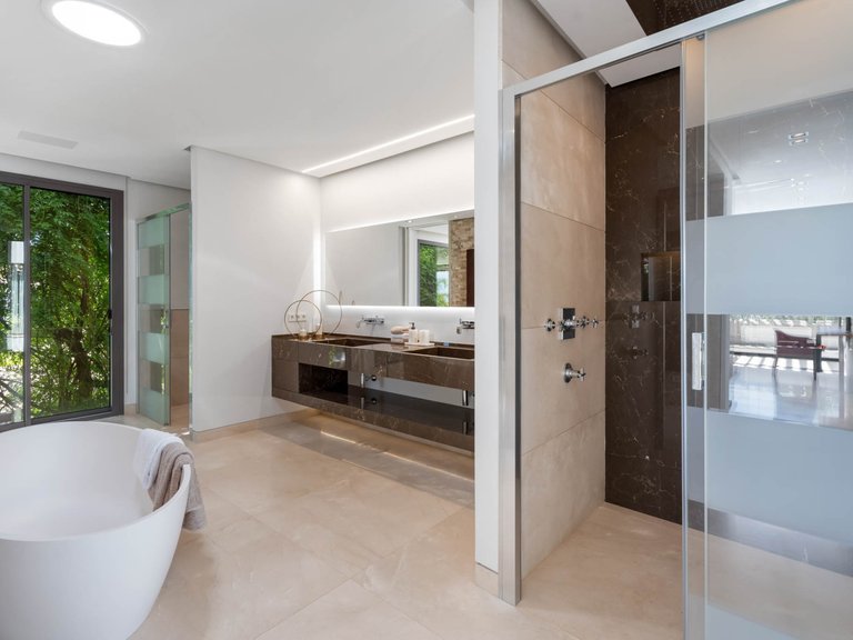 Villa for Sale in Benahavis, Malaga 35